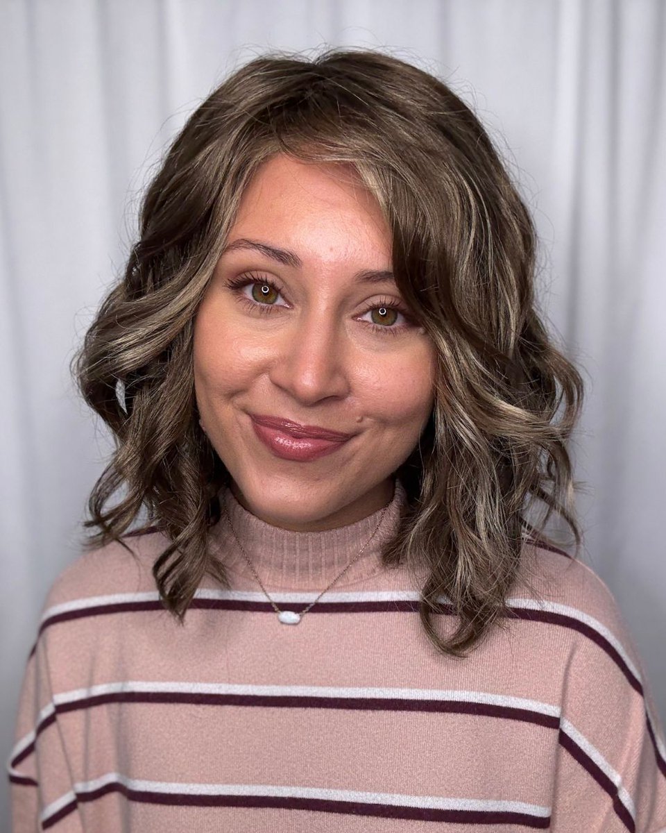 pattispearls's tweet image. Warning 📢 Once you wear Julianne, you may never want to take her off! 😍✨ Julianne by @jonrenau in Caffe Mocha 10RH16 ☕🤍

Shop it here: wigsbypattispearls.com/products/julia…

#wigsbypattispearls #thinhairsolutions #tryon #alternativehair #hairlosssolutions #hairconfidence #jonrenau