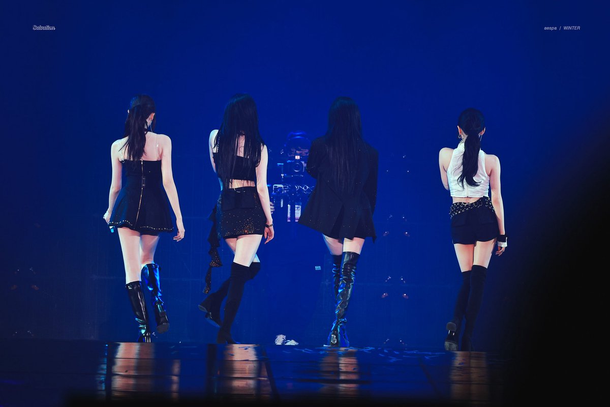 우리 에스파 5추년 축하해💙🌙⭐️🦋

#에스파 #카리나 #지젤 #윈터 #닝닝
#aespa #KARINA #GISELLE #WINTER #NINGNING 

#에스파_오래오래_사랑할게
#FiveYearsWithAESPA