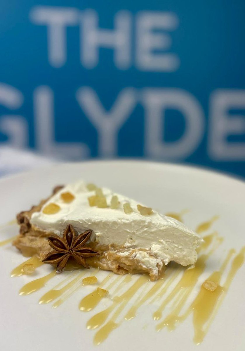 TheGlydeInn's tweet photo. Lasairfhíona’s caramel &amp; pumpkin ganache pie, star anise, whipped cream 👌👌

#louthchat @sea_louth @Failte_Ireland https://t.co/Jmw3bvNpcV