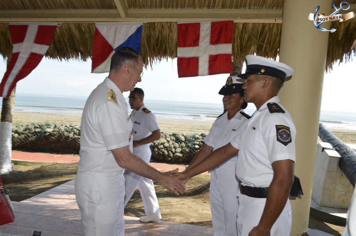 SEMAR_mx's tweet photo. #PorSiTeLoPerdiste

Alumnos del Centro de Formación y Capacitación de la Armada de México (#CEFCAM) concluyeron el Curso de Adiestramiento Básico Naval, una etapa fundamental en su formación y con ello confirmaron su vocación de servicio a la Patria.

Durante la ceremonia, las familias estuvieron presentes, cuyo apoyo incondicional es indispensable para continuar con firmeza el camino que han elegido.

#Próximamente convocatoria #UNINAV2026, ¡Espérala!

#TresDeDiana
#OrgulloNaval
#IntendenciaNaval
#ElectrónicaNaval
#InformáticaNaval