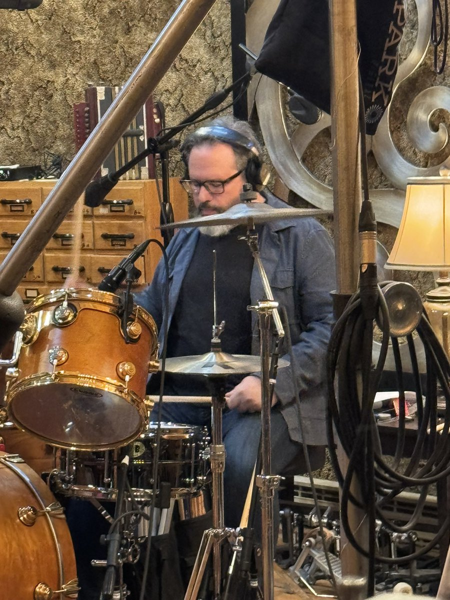 HotWingJones's tweet image. The “Lipstick” session at 8DAWS