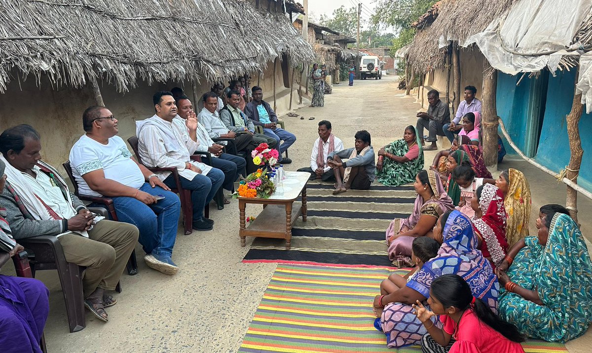 umeshpatelcgpyc's tweet image. आज अपने विधानसभा क्षेत्र के खरसिया वि.खं. अंतर्गत ग्राम फूलबंधिया, बासनपाली और सोण्डका में जनसंपर्क कर लोगों से भेंट मुलाकात किया। इस अवसर पर ग्राम फूलबंधिया में नवनिर्मित सतनाम भवन सहित विभिन्न निर्माण कार्यों का लोकार्पण किया।