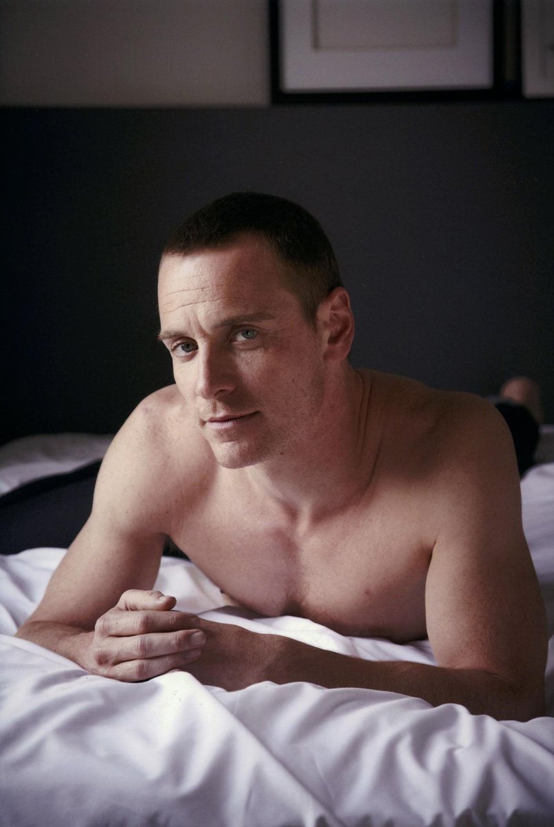 MSplendor's tweet image. Hello Everyone!

I hope you&apos;re having a relaxing Sunday, resting and enjoying the little moments!

#MichaelFassbender