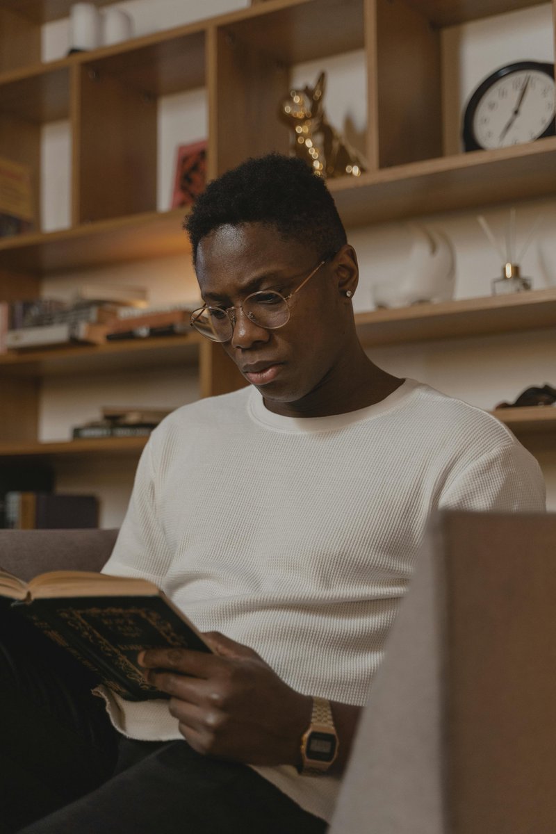 ProvingPress's tweet image. “It is what you read when you don&apos;t have to that determines what you will be when you can&apos;t help it.” ― Oscar Wilde

#ReadingCommunity #BookLovers #StoriesMatter