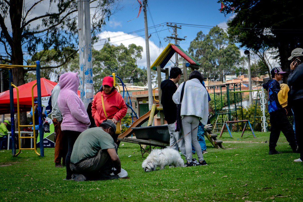 El festival contó con zonas habilitadas para mascotas, promoviendo la participación familiar y garantizando espacios seguros y adecuados. #CundinamarcaFest