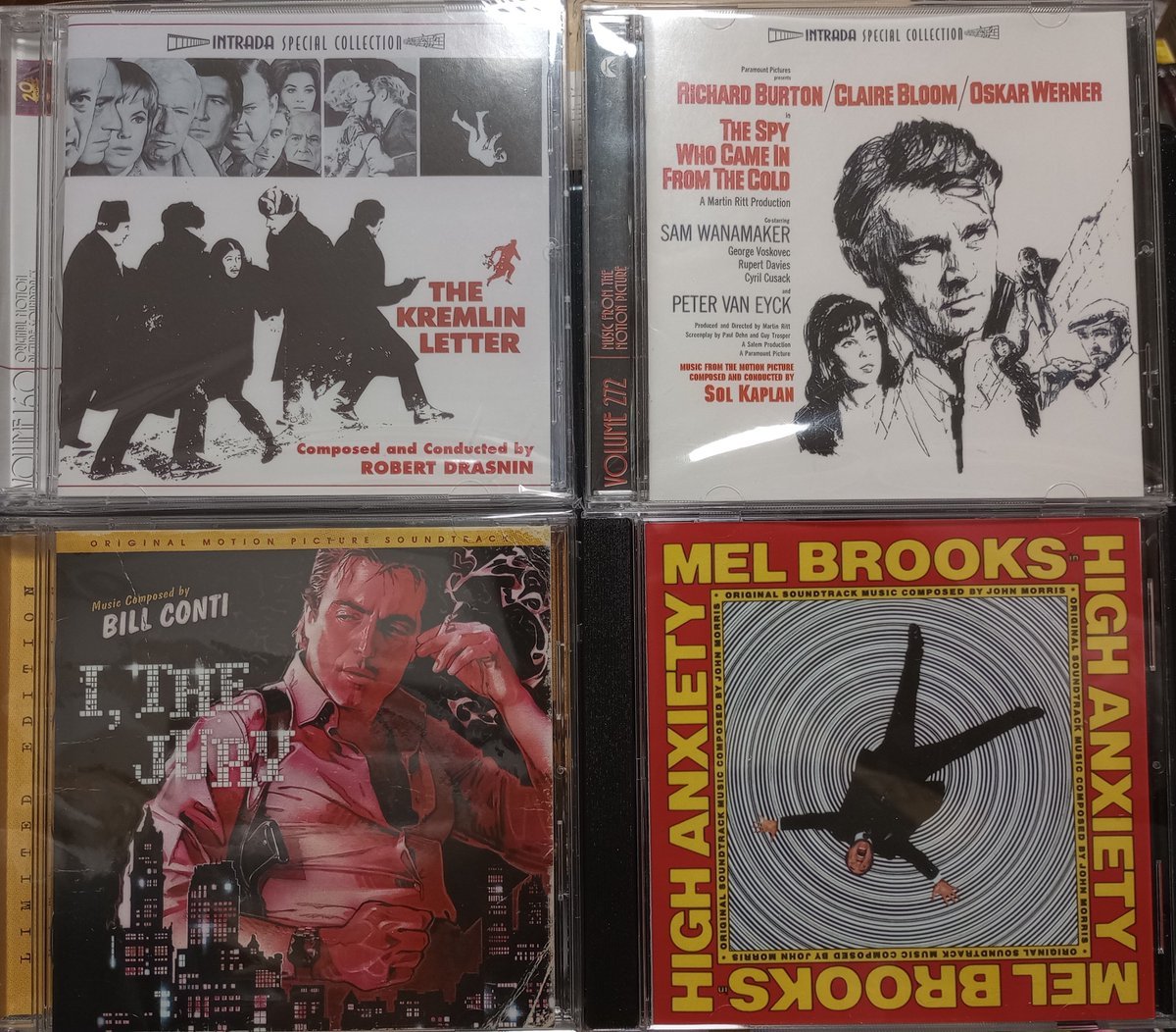 yokachoro8's tweet image. 今朝は長年の積本を開きながらモーニングを頂き、午後はサントラ狩りに出かけ、帰宅すると『八点鐘が鳴るとき』の新盤BDが届き、実り多い１日であった。
メル・ブルックスのサントラは新サイコを中心に6作品から収録しており、高所恐怖症の歌とサイレント・ムービー・マーチに心がホクホクと暖まる。