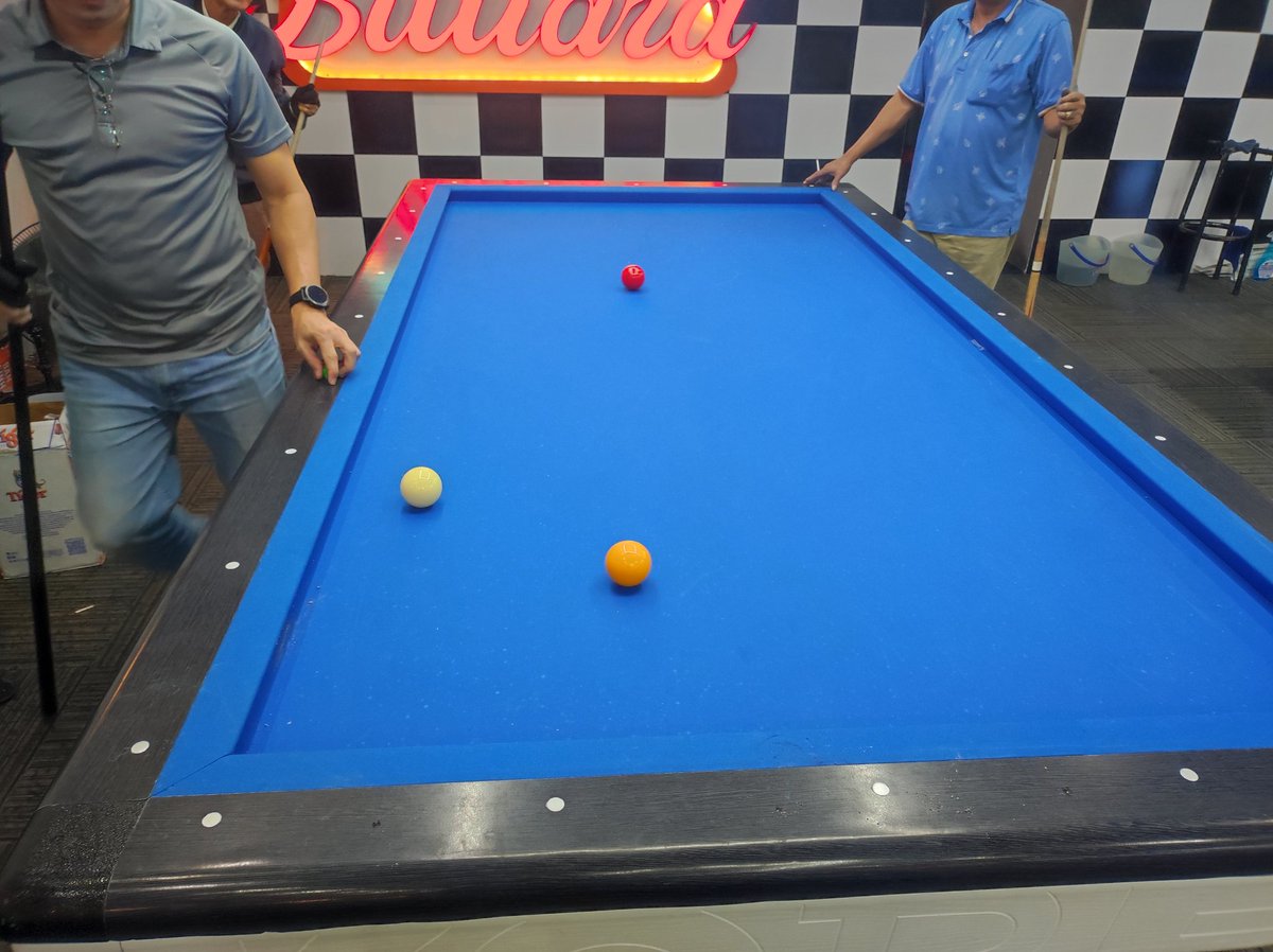 Несмешное кино tweet media