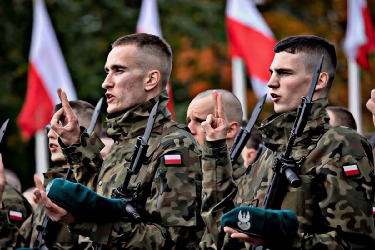 MarioNawfal's tweet image. 🇪🇺 EUROPE WANTS YOUR KIDS BACK IN UNIFORM - NO, IT’S NOT 1914

Germany wants conscription “for all.” Belgium’s sending out 149,000 letters begging 17-year-olds to sign up.

Poland’s prepping kids to resist invasions and read air raid sirens. Austria’s loving the idea, 73% now…