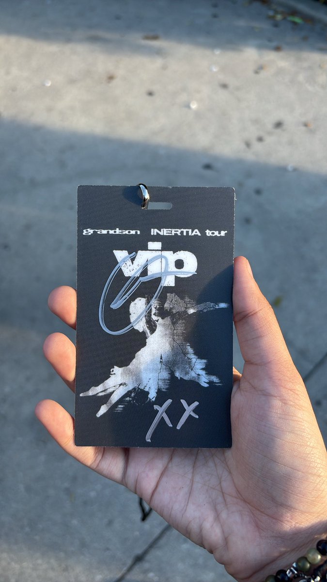 _leeshna's tweet photo. having the worst post concert depression last night was such a core memory and i’m so so thankful i got to experience exactly how i did https://t.co/pCcP1xqXcj