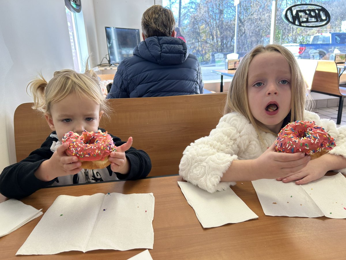 CoachNJK's tweet image. #daddydaughterdonuts
