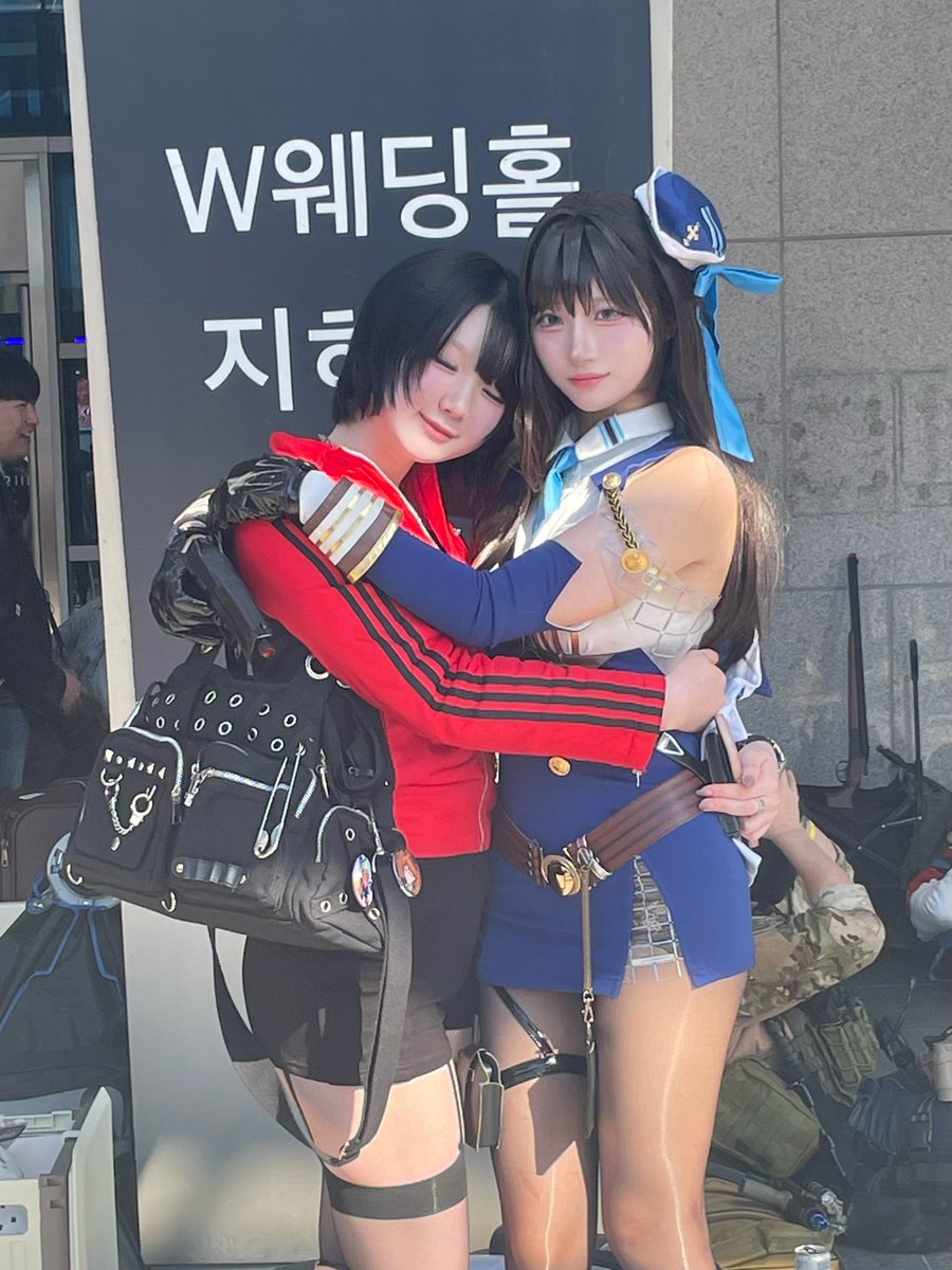 시안이 너무너무 오랜만이야😭 날이갈수록 이뻐짐… 만나자마자 나를 꼬옥 안아줌 달콤함🥵이번엔 사진찍기 성공해서 넘무 너무 햄복함🩷담에 또 만나🥺