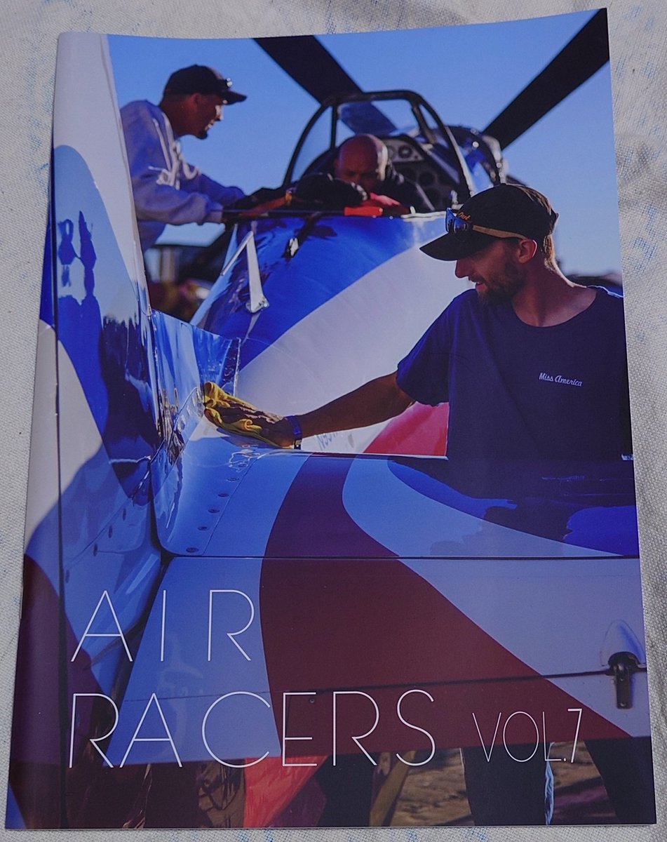 空まつり（関宿滑空場）でこの本を買いました。中は見せられないけど