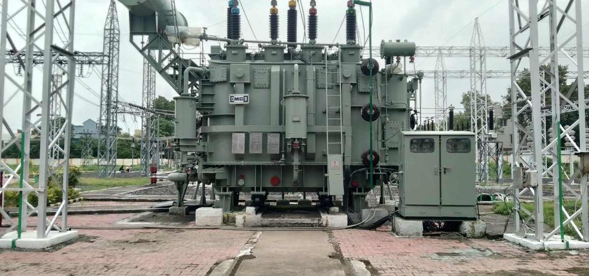 collectorUJN's tweet image. मध्यप्रदेश का पहला 132 के.वी. सबस्टेशन, ज्योति नगर उज्जैन, 65 वर्ष पूरे!
5 सिंहस्थों में निर्बाध बिजली आपूर्ति के बाद अब सिंहस्थ 2028 के लिए भी पूरी तरह तैयार। तकनीकी उन्नयन व आधुनिकीकरण से शहर की ऊर्जा व्यवस्था और मजबूत।
#Ujjain #PowerInfrastructure #MPTransco #Singhasth2028