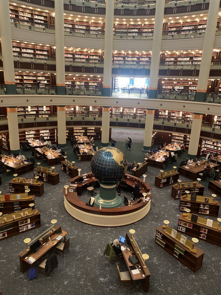 mmmyyyyssssoooo's tweet image. Olmaktan mutlu olduğum bir yerdeydim🥰#library