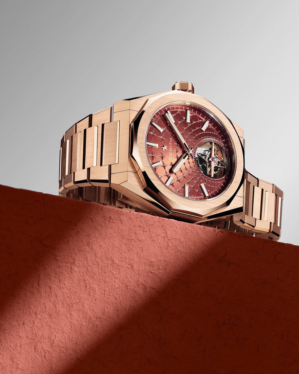 Rotap's tweet image. Golden hour, elevated. The DEFY Skyline Tourbillon in rose gold. Where heritage meets
modern precision.

Altın saatlerde zarafet yükseliyor. Rose gold DEFY Skyline Tourbillon, geleneğin modern
hassasiyetle buluştuğu nokta.
#ZenithWatches #Zenith160Years #ZenithDefy #Tourbillon