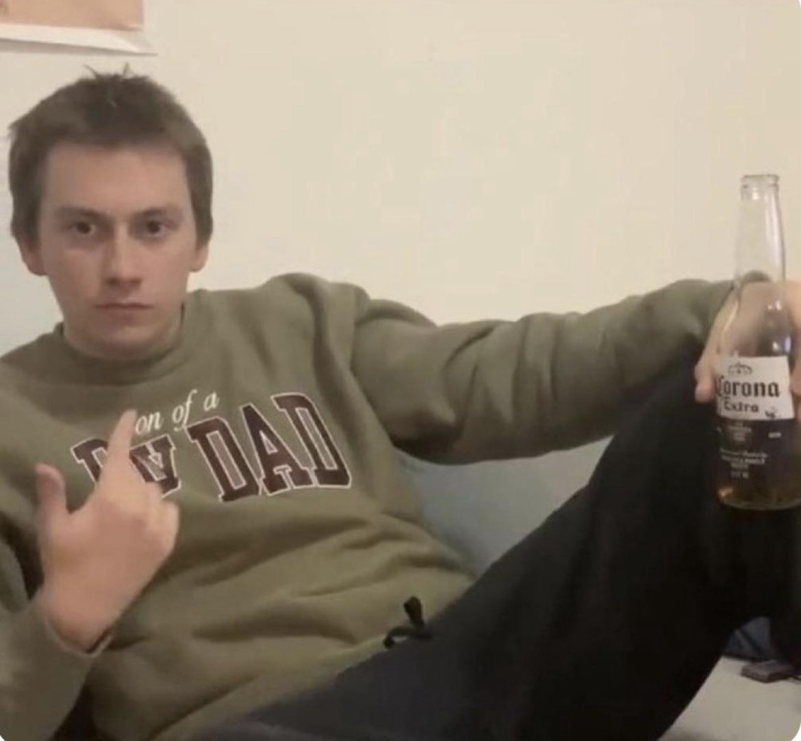 Turd Ferguson (@its_a_funny_hat) on Twitter photo 