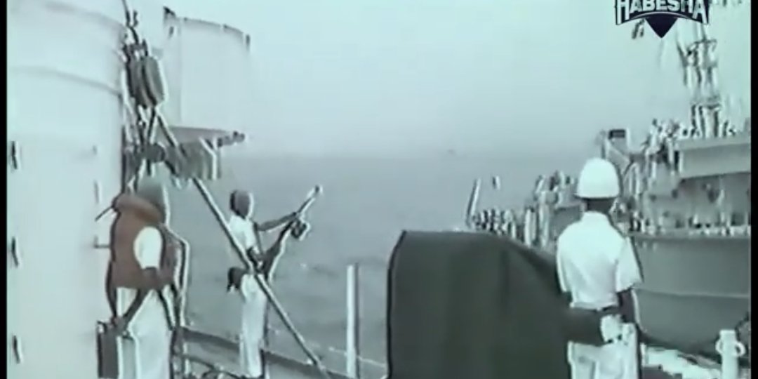 ትናንት ከአንድ በላይ የባህር በር የነበራትና የጦር መርከቦቿን ከራስ ካሳ እስከ ራስ ዱሜራ አሰማርታ ለቀጠናው ሁሉ መከታ የነበረች ሀገር ዛሬ በሴራ ተቆልፎባት እያየን ዝም ብንል የአድዋ ጀግኖች አባቶቻችን አፅም ይወጋናል።
አሰብ የኢትዮጵያ ነው!