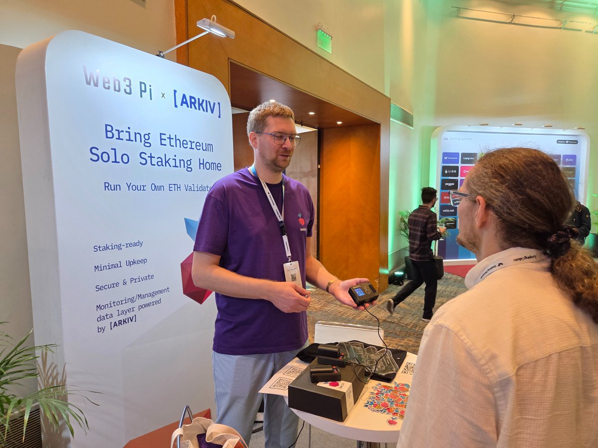 golemproject's tweet image. Some 🤯 reactions today at @StakingSummit! 

@RMordzon &apos;s Keynote explained @_Web3Pi_  - how to run an Ethereum node on Raspberry Pi.