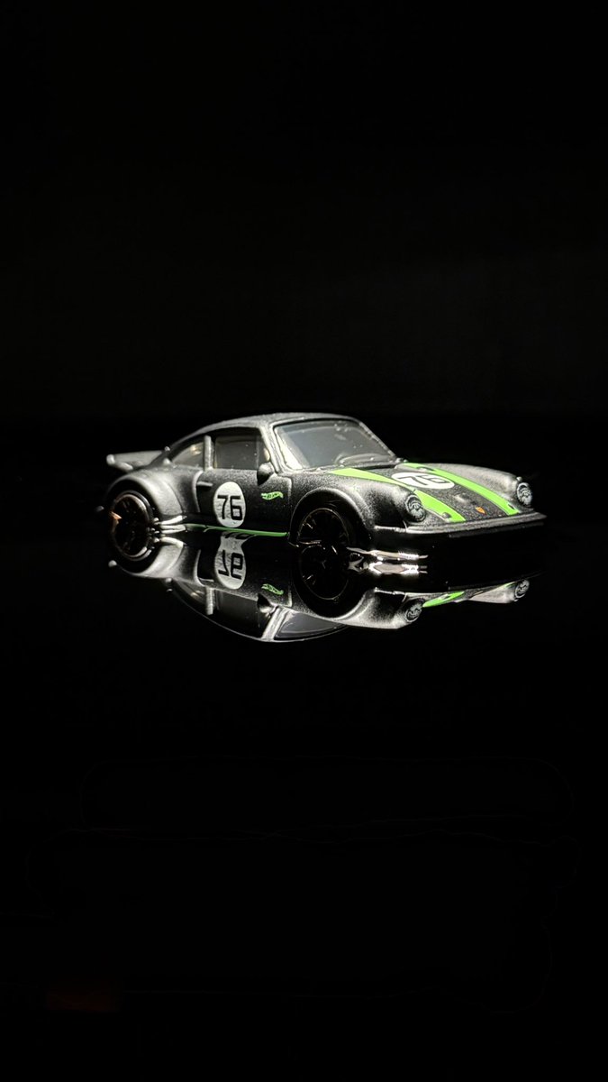 CRCavazos's tweet image. Porsche 934 Turbo RSR con ultravioleta