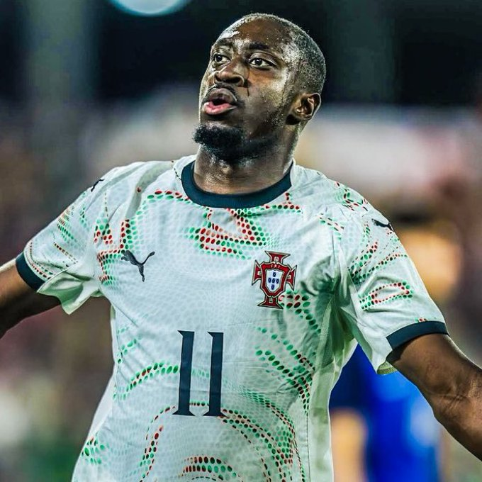 CabineSport's tweet image. Carlos Forbs estreia-se pela seleção principal portuguesa 🌟🇵🇹