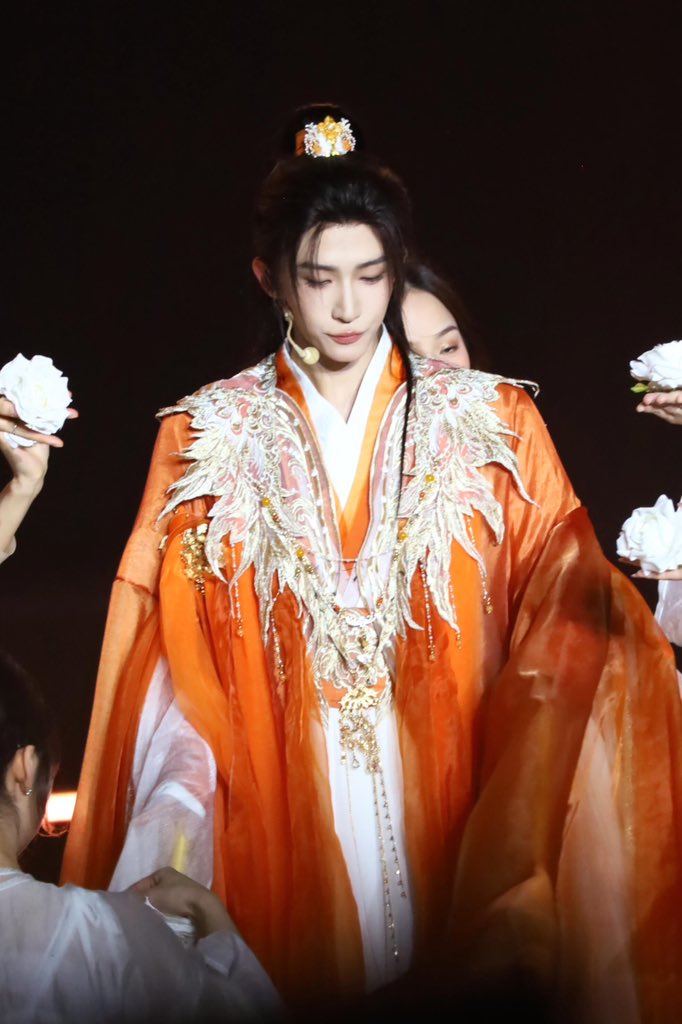 G_Charlie_Liuyu's tweet image. 20251116  Unparalleled Beauty🍁
Cr.每天都想躺平

#LiuYu #刘宇 #リュウユ
#리우위 #หลิวอวี่ #LưuVũ