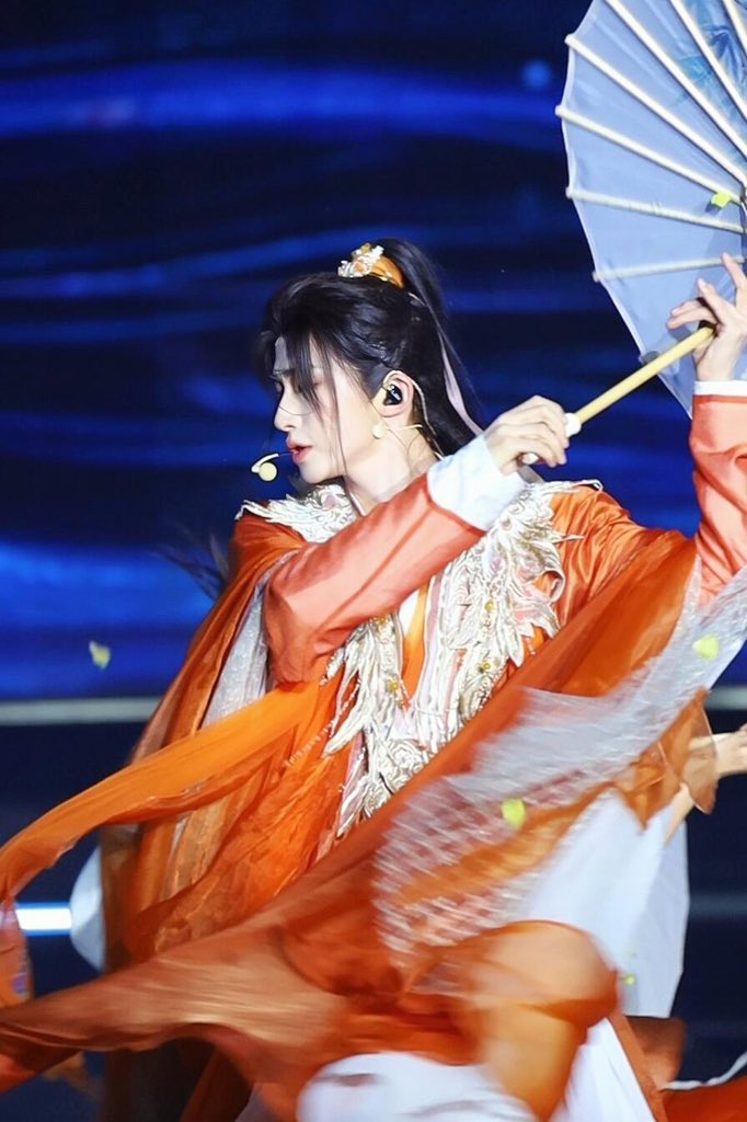 G_Charlie_Liuyu's tweet image. 20251116  Unparalleled Beauty🍁
Cr.每天都想躺平

#LiuYu #刘宇 #リュウユ
#리우위 #หลิวอวี่ #LưuVũ