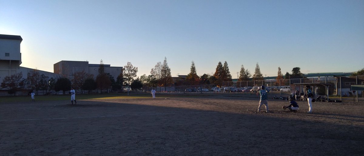 11/16 練習試合
対LA様　3-6● lose！
直前に1人足りなくなりLA様、DMさせて頂いたチーム様にはご迷惑をおかけしてしまい、大変申し訳ございませんでした。　

8人＋LA代表様の9人でチームを組み、無事に試合を行わせて頂きました！
感謝の気持ちでいっぱいです😭

ご対戦ありがとうございました！🙇