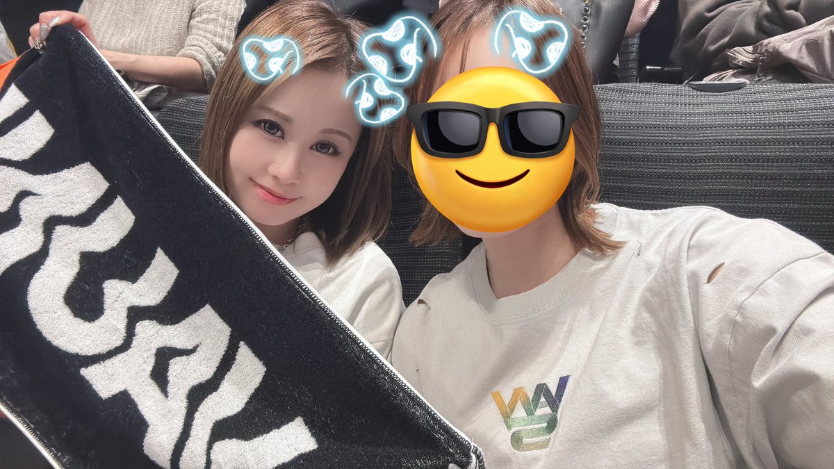 MRI_10969tttr's tweet photo. 姉とVaundy2回目参戦👭❤️‍🔥
まだまだ新人ですがお手柔らかに🥺🤫笑

たのしすぎたなぁぁぁ
ほんまに歌うますぎるよ…
かっこよすぎるよ…😫🧡

次は東京ドーム0214🏟️✨️
楽しみ～🧡VAWSの皆さんお疲れ様でした🧡

#Vaundy_littlepunk  #Vaundy
#VAWS #東京ガーデンシアター https://t.co/dlTtBnmgYL