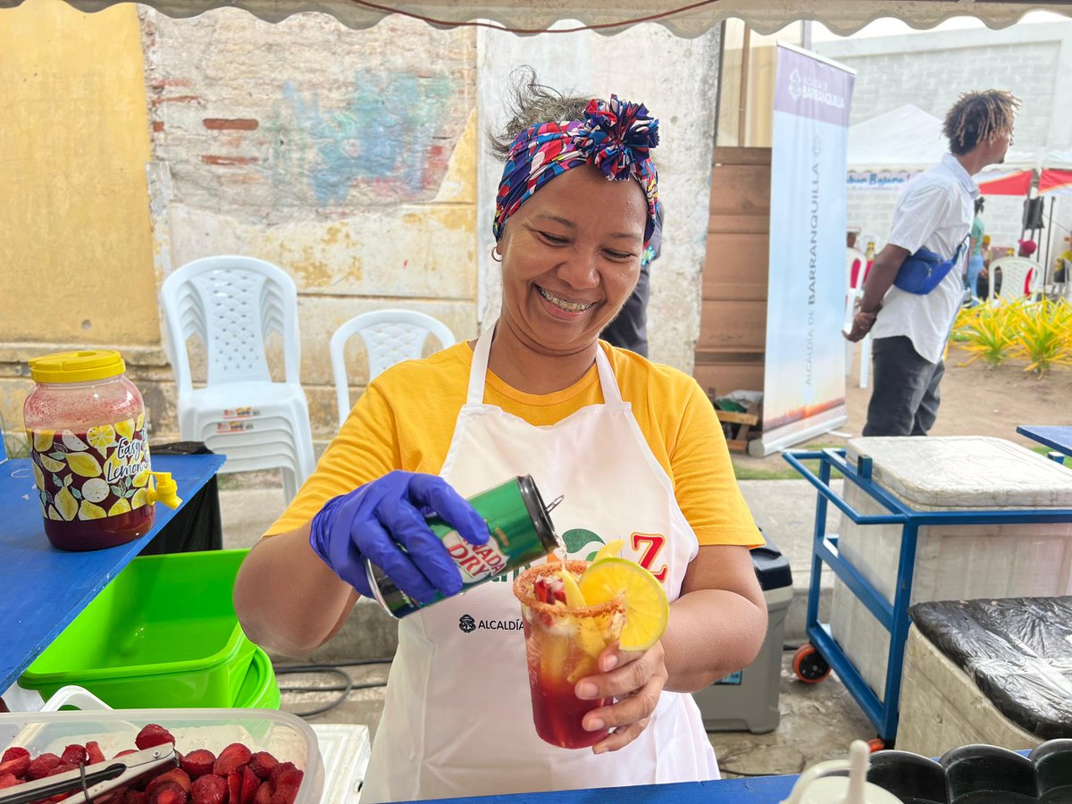 alcaldiabquilla's tweet image. ¡El fin de semana no se cocina en Barranquilla!🙌🏼

El plan es en Sabor Bajero, donde nuestras matronas te esperan con delicias típicas y todo el talento y sabor de nuestra cocina.

Ya estamos en Barrio Abajo, entre las calles 41 y 42 y carreras 53 y 53B.
 ¡Te esperamos!🥘