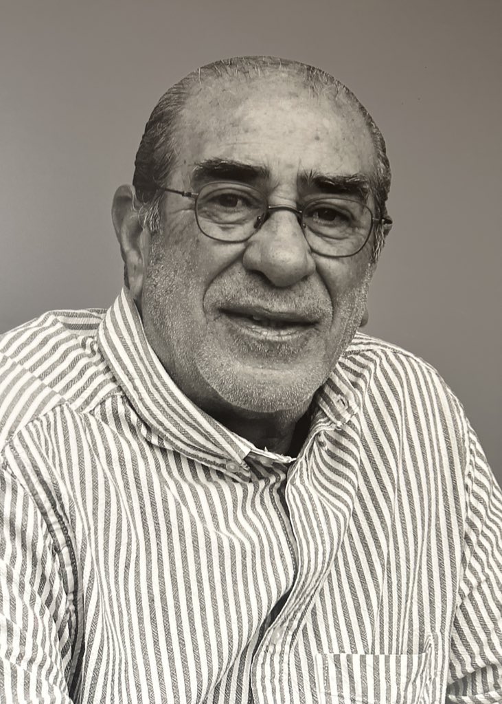 El Josep Maria Arolas ens ha deixat aquesta nit acompanyat dels qui l’estimem. 
La vetlla serà al Tanatori de Les Corts DILLUNS 17 a la sala 10 a partir de les 18h i DIMARTS a partir de les 8h i la CERIMÒNIA a les 15:45h.