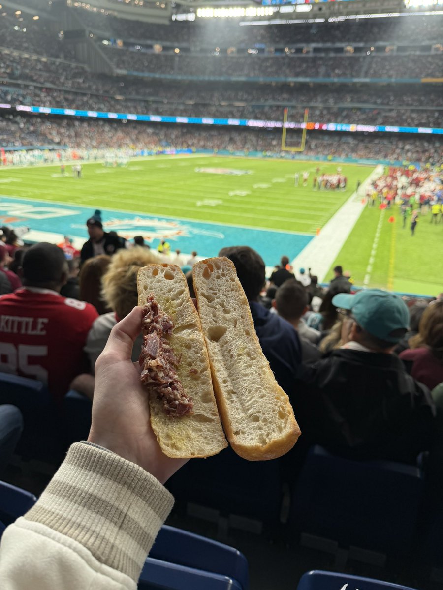 jacksettleman's tweet image. €10 iberico jamon sandwich at the Bernabéu @FootyScran