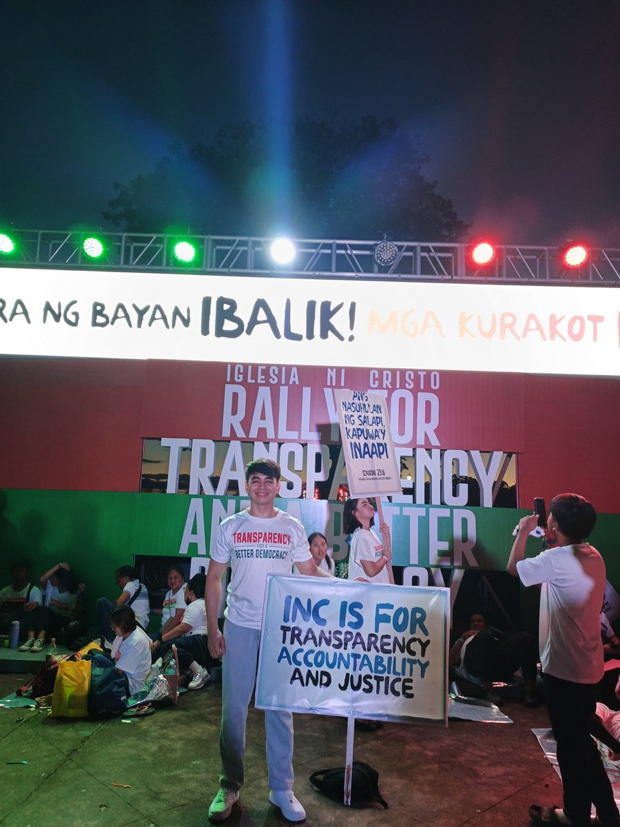 PogingPangulo's tweet image. 2.6% lang po kami. 
Dahil bumoto kami, responsibilidad naming kondenahin ang mga mali nilang ginawa.

Kung mayroong dapat kainisan, hindi po kami yon, NINAKAWAN din kami. 

We call for transparency, accountability and justice. 

#Transparency4BetterDemocracy #INCUnity