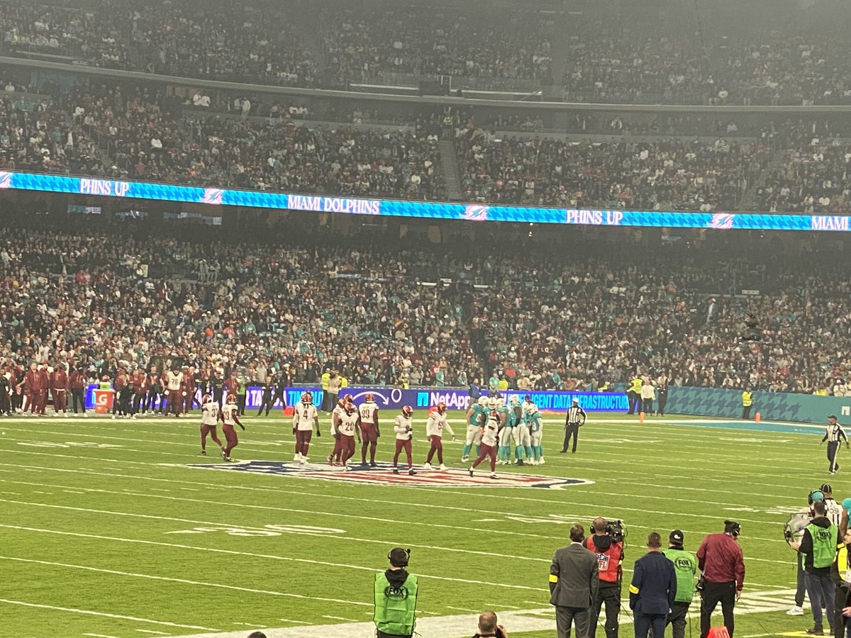 WillFlemming's tweet photo. In real time, Mariota just doesn’t operate quickly enough. No one gets all that open, but he is in slo mo. They also get plays in late and sub late and do things
that bad teams do https://t.co/s1KVfsMfLu