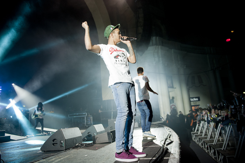 O2AcademyBrix's tweet image. #OnThisDay in 2012: @RizzleKicks had #Brixton jumping to their debut album &apos;Stereo Typical&apos; 🙌

Who joined us for this one? 👀
📸 Nick Pickles
#RizzleKicks #O2AcademyBrixton