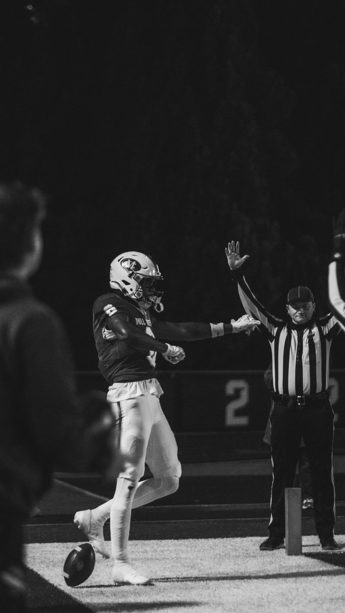 devinhamiltonn5's tweet photo. End of senior season highlights‼️

https://t.co/3s0bvNA0Zv

@adamgorney @SWiltfong_ @AllenTrieu
@TomLoy247 @RecruitGeorgia @deucerecruiting
@247recruiting @LemmingReport @MC_Recruiting @Rivals @on3 @TomLuginbill https://t.co/9hWFmXQpTE