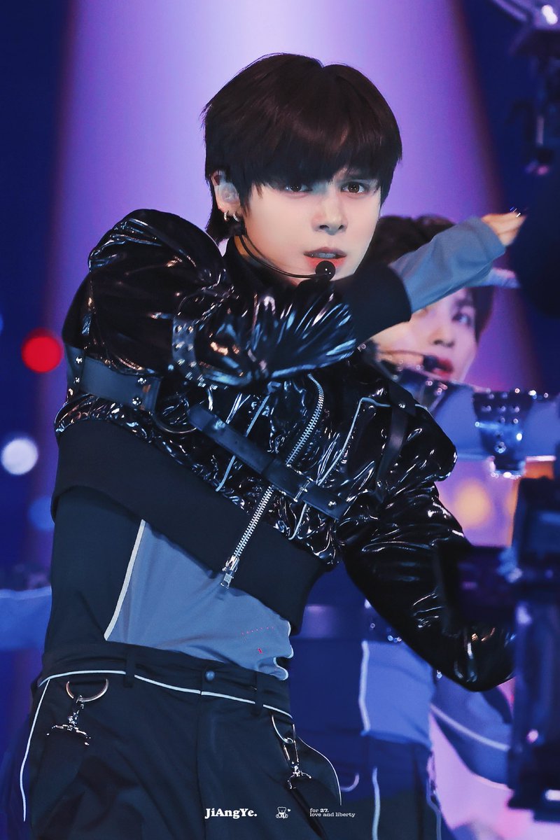 JiAngYe_27's tweet photo. 251114｜KGMA

✞.᛭.✟

#JAYJAY #JUSTINJAY  #제이제이  #SMTR25 #KGMA2025 https://t.co/svf85bVDZL
