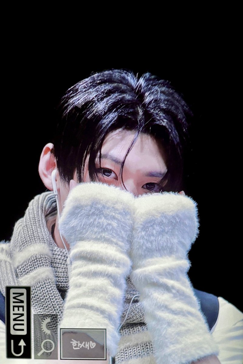 아 추워
251116 #AHOF #아홉 #HAN #박한