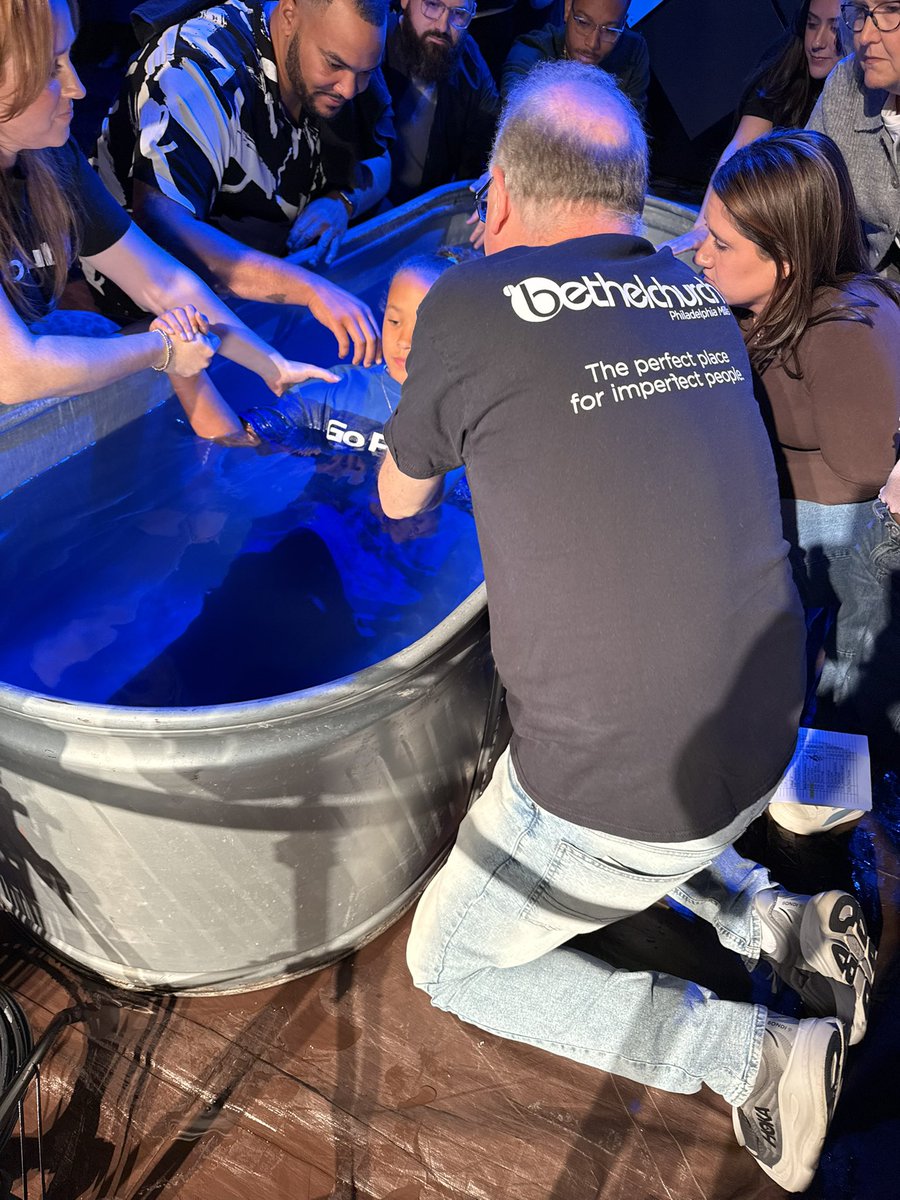 God daughter got baptized today, it was beautiful 

Go God, GO BIRDS