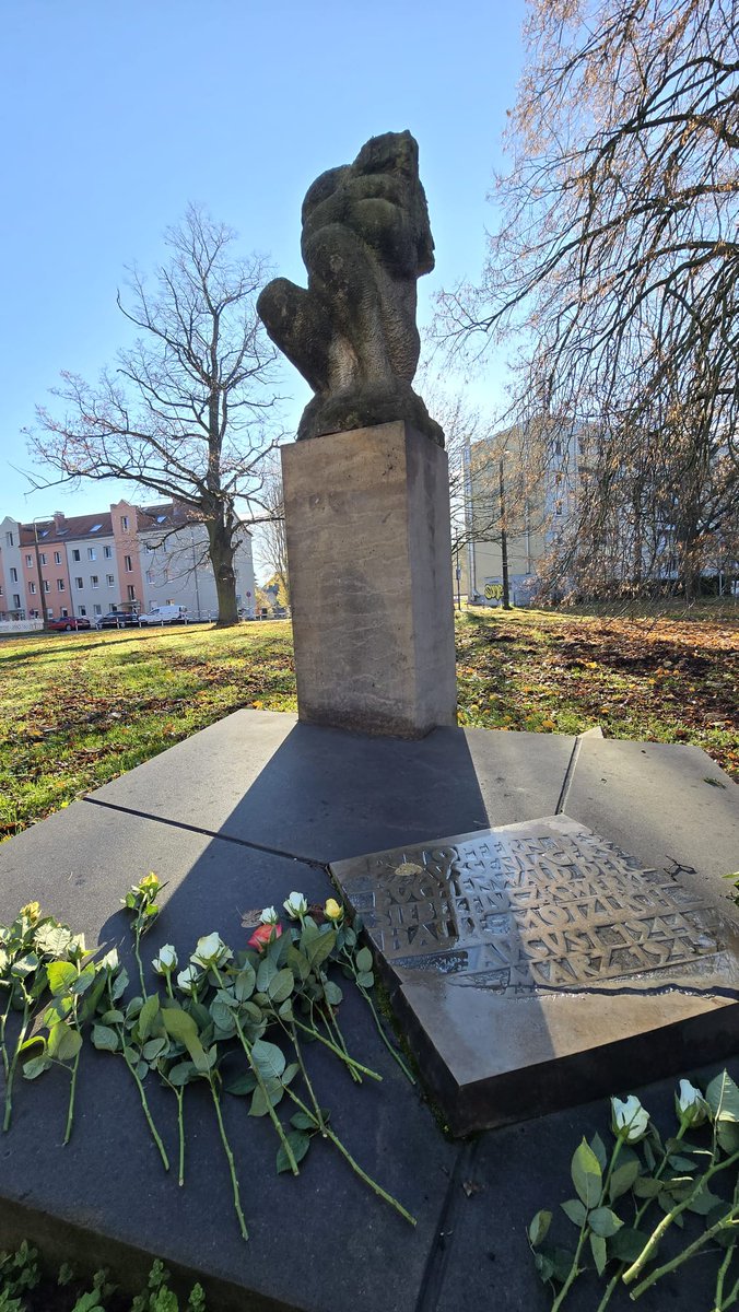 Zwischen Baustelle und Mahnmal: Halle würdigt die Opfer des KZ-Außenlagers Mötzlich

dubisthalle.de/zwischen-baust…