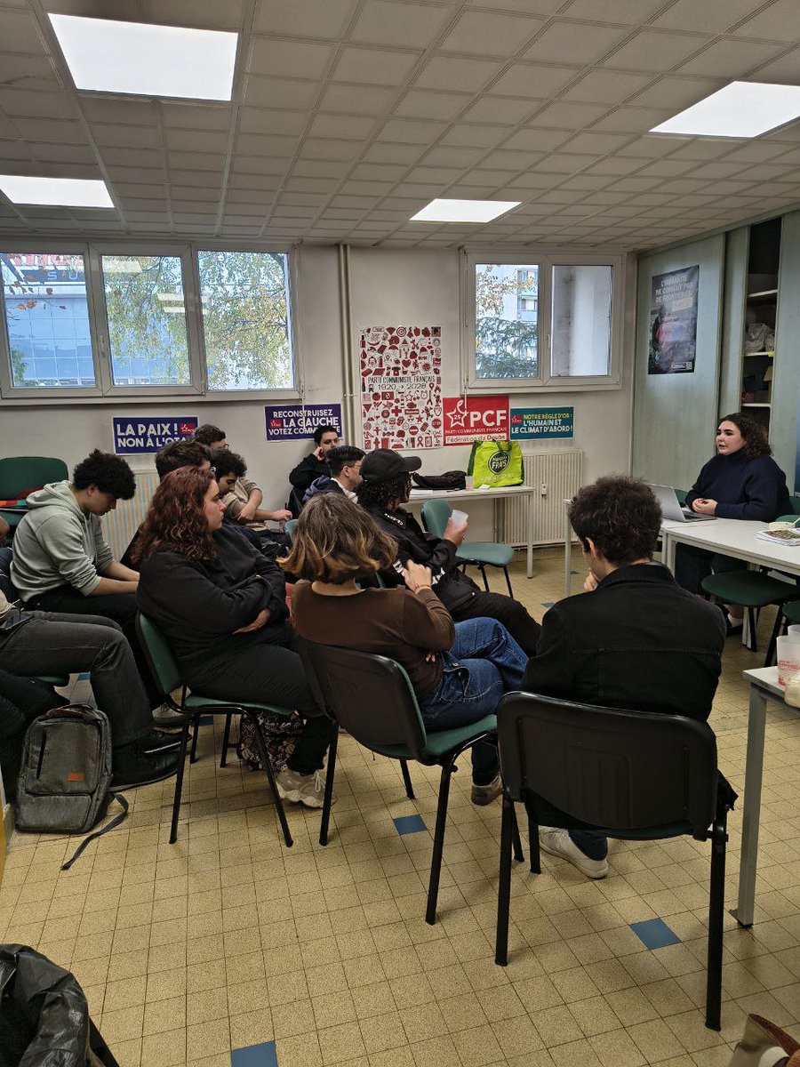 Jeunesse communiste 25 tweet media