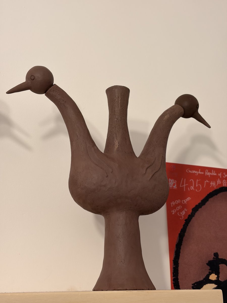 新的大作 —可换头花器
左边的可以头尾互换，右边的可以切换单鸟双翅和对称双鸟两种模式hh