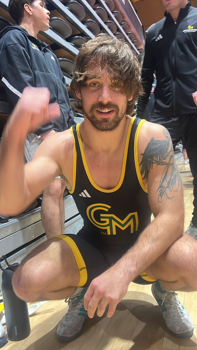 Logan Messer puts up 17 in the first period for a 17-2 technical fall over McCombs of West Point #BeUncommon