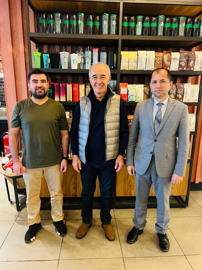 Tarihçi, eski Devlet Bakanı ve milletvekili Prof. Dr. <a href="/AhatAndican/">Ahat Andican</a> hocamızla anlamlı bir görüşme gerçekleştirdik.
Hocamızın engin fikirleri güçlü bir rehber niteliği taşıdığına yürekten inanıyoruz.
Türkistan için ortaya koyduğu emek ve fedakarlıkları ise takdire şayandır.