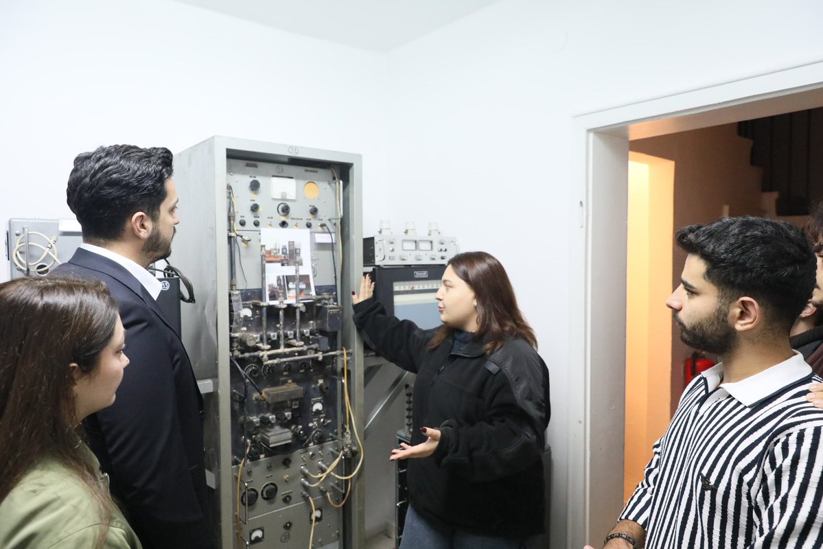 📍Ankara Üniversitesi Alper Gezeravcı Yerleşkesi Kreiken Rasathanesi

ÜniAK birimimizle birlikte teleskop gözlem alanlarını gezip ölçüm sistemlerini yerinde inceledik.

Gökyüzüne bakan gençliğin hayalleri büyük, hedefi net. 🚀🔭l