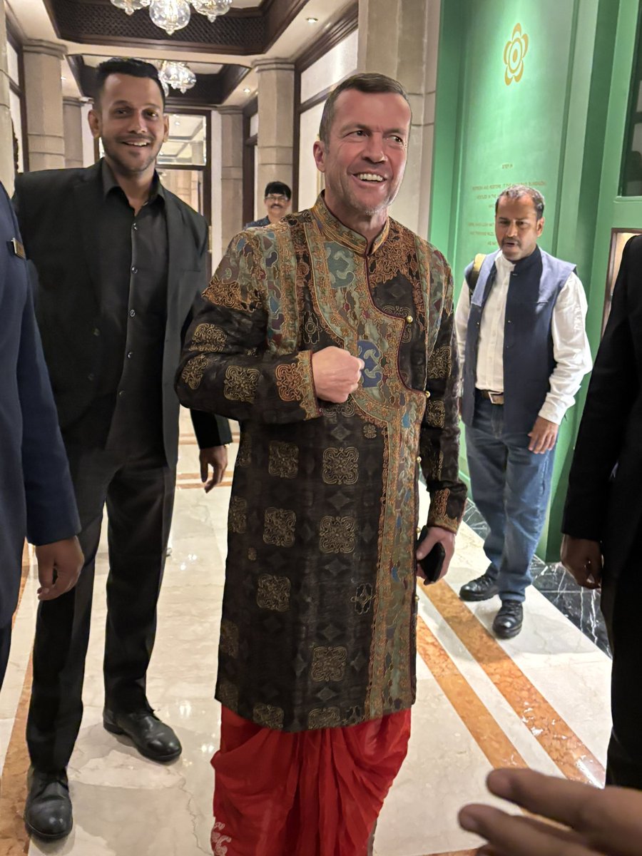 indraroy's tweet photo. The Man is here. In traditional Bengali attire.

The Official League Ambassador. 

#LotharMatthaus.
More pics to follow. 

#BengalSuperLeague @ShrachiSports @BengalShrachi @Rahul_Todi_76 @ShibajiP https://t.co/2oGhHUxQ4l