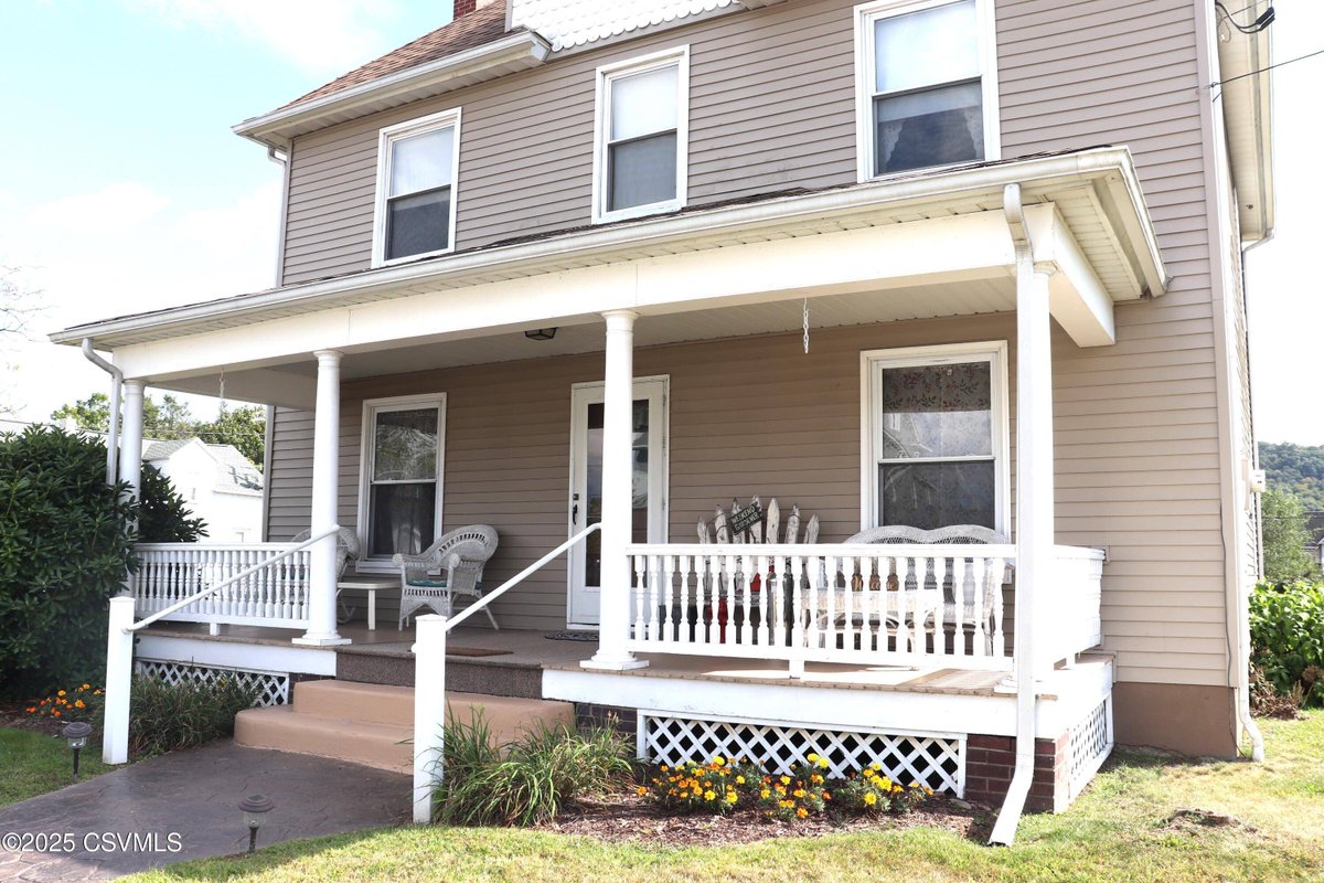 KeyPartnersReal's tweet image. 824 E 2ND ST, Nescopeck, PA 18635 is now under contract.
See this listing and more on my website: keypartnersrealty.com/d8rdx54r