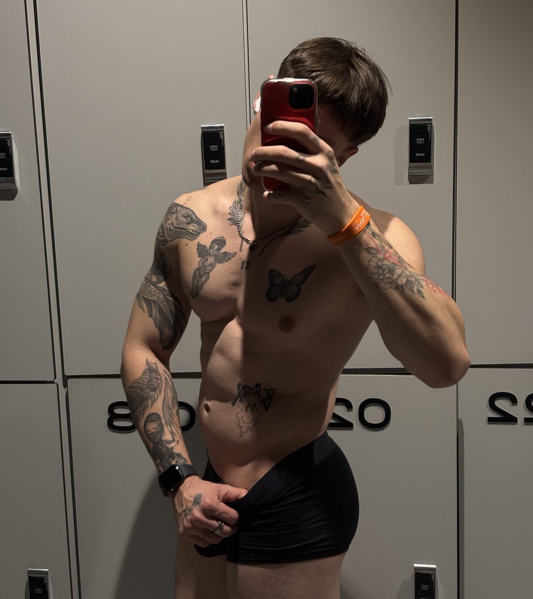 sunsetdimash's tweet image. #gym #gymboy #Chudai #bodybuilding #GymCrush #crush #gymbody #GymLife