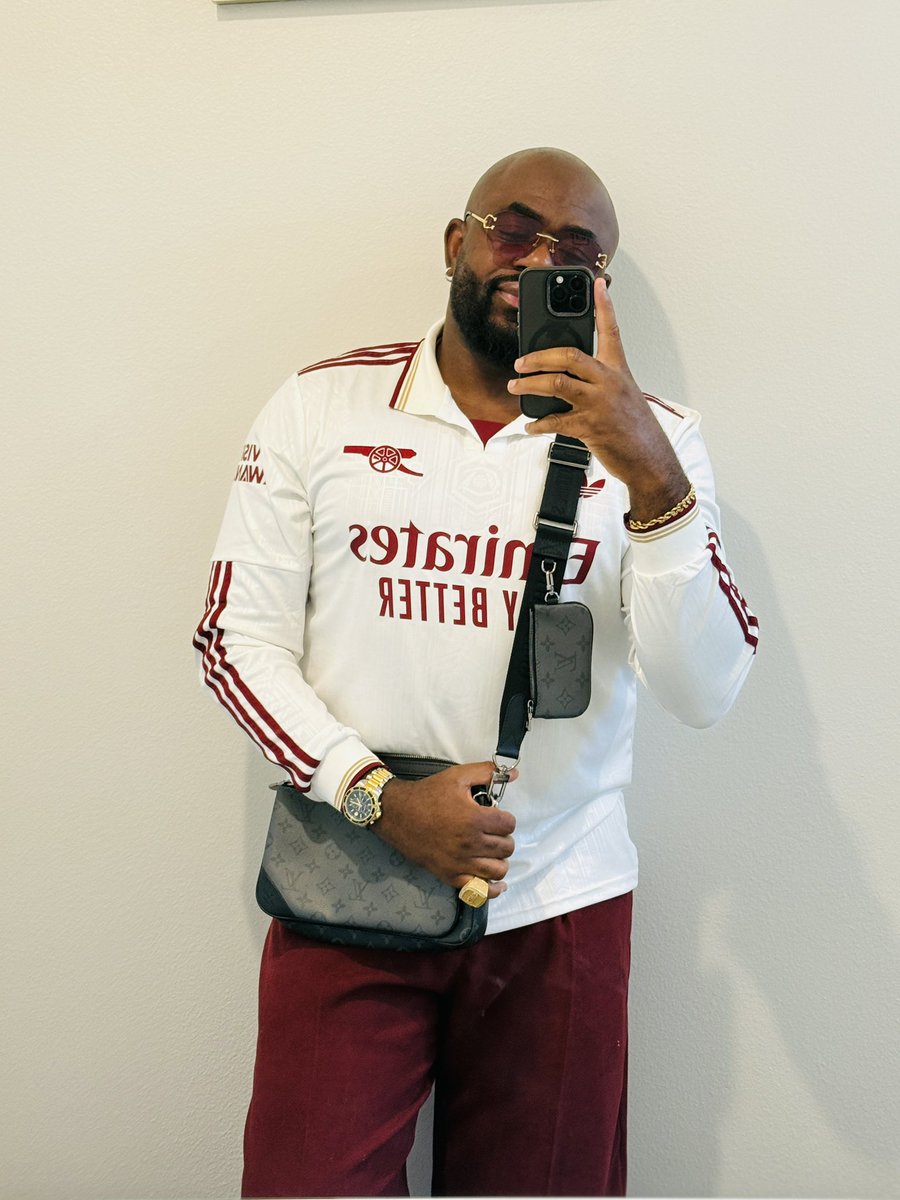 capabletheking1's tweet image. Three shadows, one signature. African Leather. Halfeti Leather. Halfeti Cedar. A dark, layered masterpiece.

#sotd #fragzspace