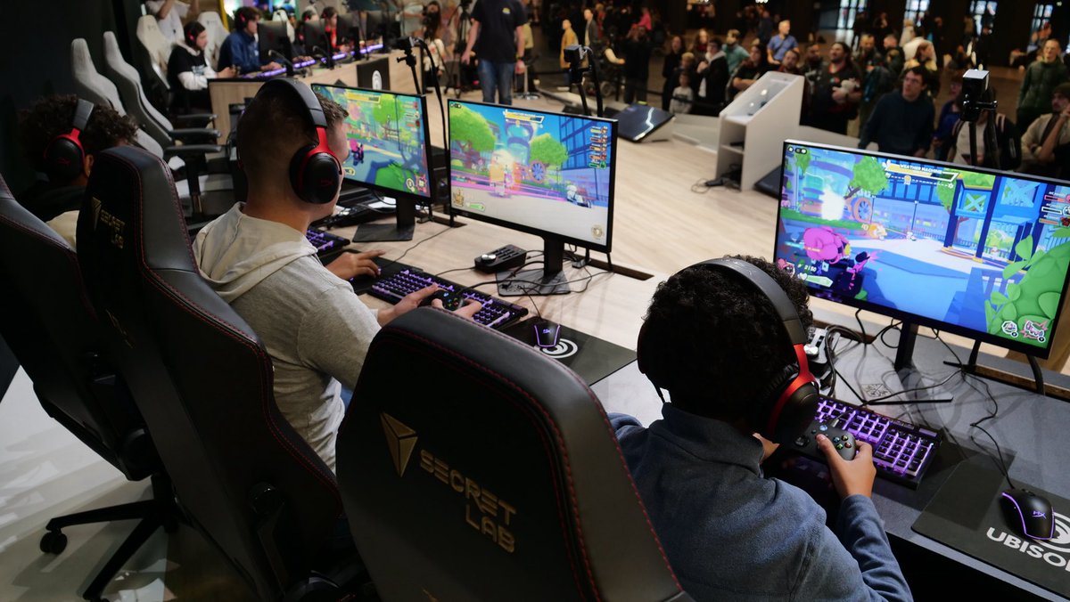 HGesbert's tweet image. I started on Roblox just 18months ago 😅

And I just presented our new game with @Ubisoft on stage at Paris Games Week

I’m so proud of this new Rabbids game that we are gonna release on December! 🎺🙏

I’ll start posting a lot about it now 🐇
The concept is awesome and I’m glad…