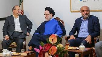 amirmoghadam_ir's tweet image. پاسخ دندان‌شکن خاتمی به شومن‌ها و نمایش کمیته سیاسی به اصطلاح جبهه اصلاحات: باید دولت را حمایت کرد! {همین دولت فاسد و دروغگو و معلوم‌الحال} 

۴ خواهرزاده خاتمی، ۴ بنگاه پول‌ساز کشور را گرفته‌اند، عارف معاون اول فاسد دولت، اسپانسر پوزیده بوده و تحمیلی خاتمی است و باید چند برابر…